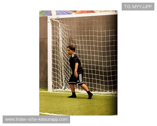 梅西儿子蒂亚戈生日穿巴萨球衣。,蒂亚戈梅西学走路 梅西儿子蒂亚戈生日穿巴萨球衣。,蒂亚戈梅西学走路